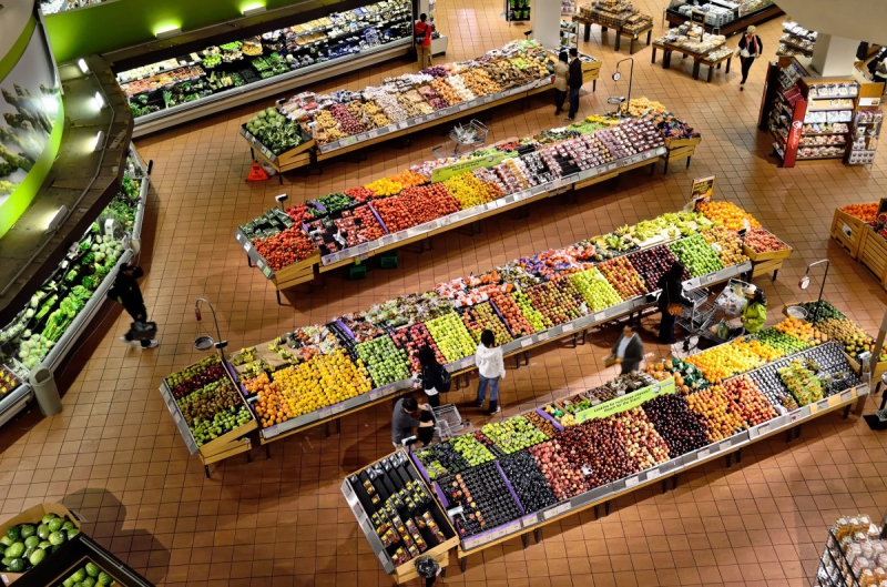 primeur-LE BROC-min_supermarket_stalls_coolers_market_food_fresh_shop_organic-652223